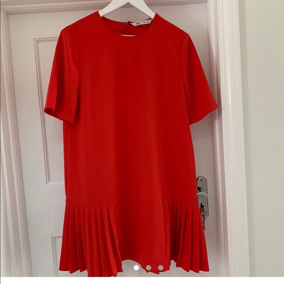 Red pleat Zara dress - Picture 1 of 2